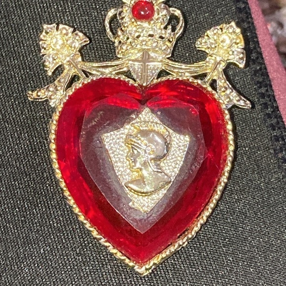 Vintage brooch.  See all pics.  Very rare.​​ - Picture 4 of 5